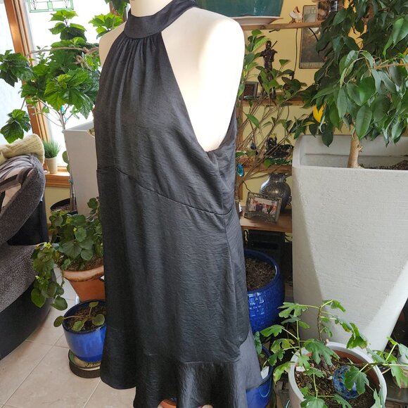 Elegant Nine West Black Crushed Satin Halter Mini Dress - Picture 9 of 13